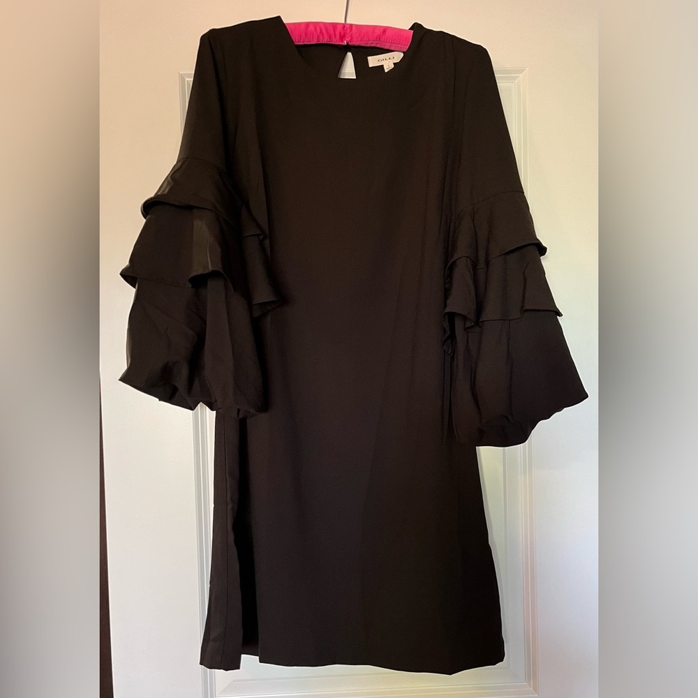 NWT. GILLI Long Sleeve Black Dress- Size Large.